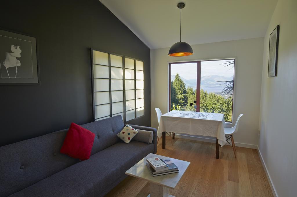 לינה וארוחת בוקר קווינסטאון The Alpine Retreat חדר תמונה